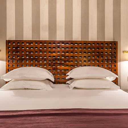 Hotel Panthéon Parigi