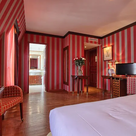 Hotel Panthéon 4*