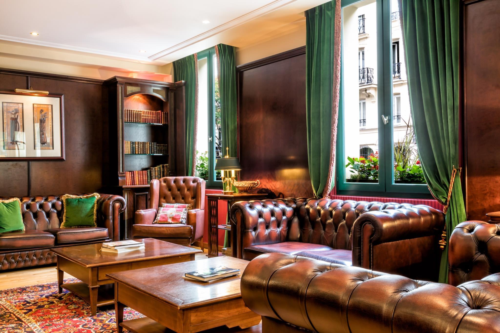 Pantheon Hotel 4*
