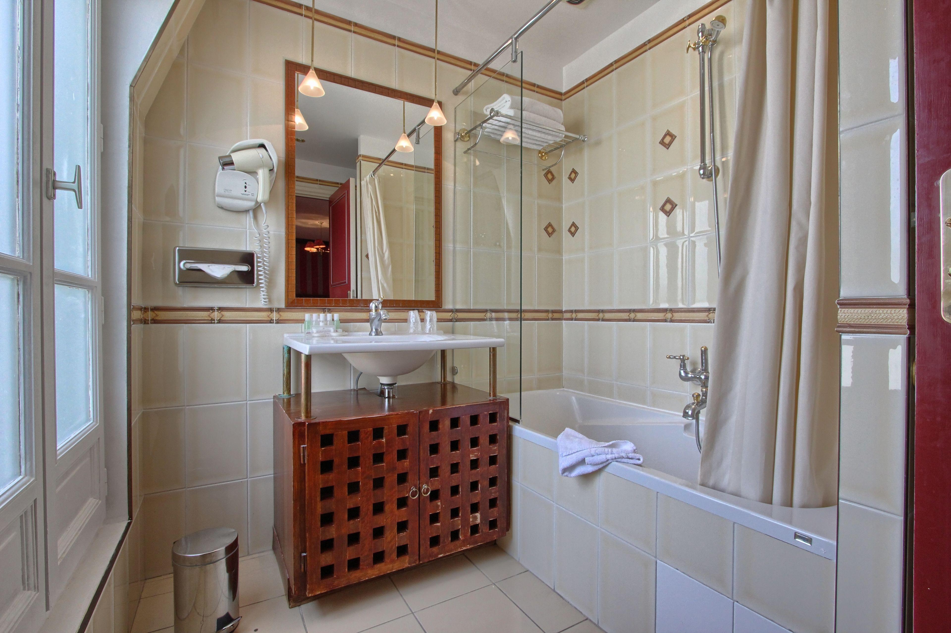 Panthéon Hotel 4*