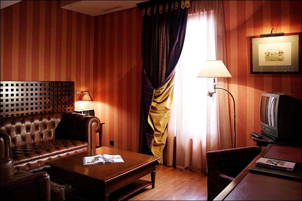 Hotel Panthéon 4*
